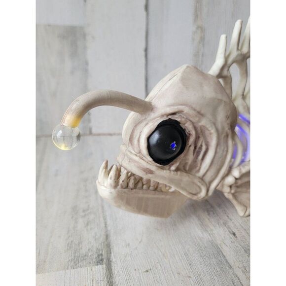 Anglerfish light up scary deep sea Halloween fish prop decor unique - Picture 3 of 12